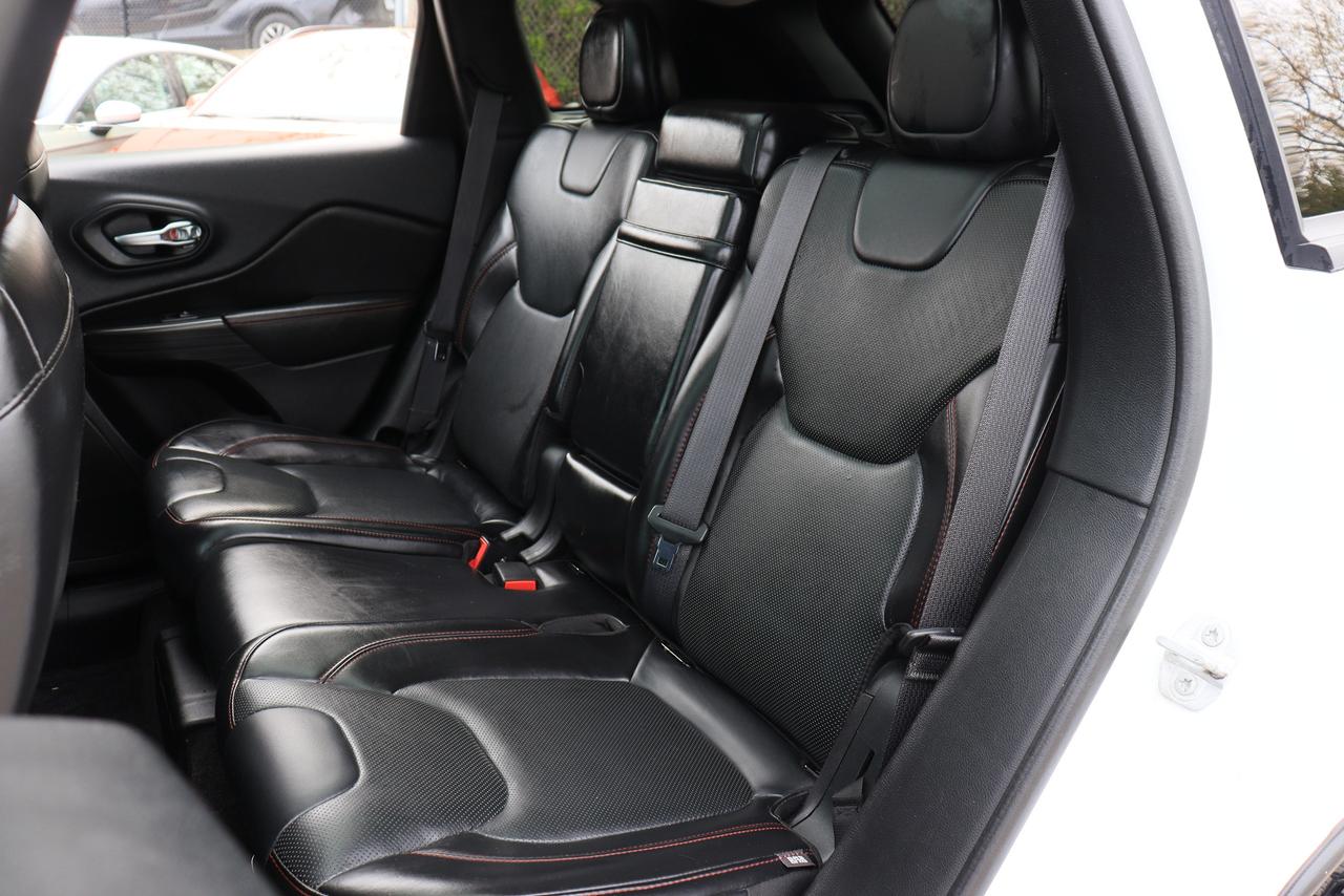 2016 Jeep Cherokee Trailhawk | 4x4 | Leather | Pano Roof | Cam & More Photo