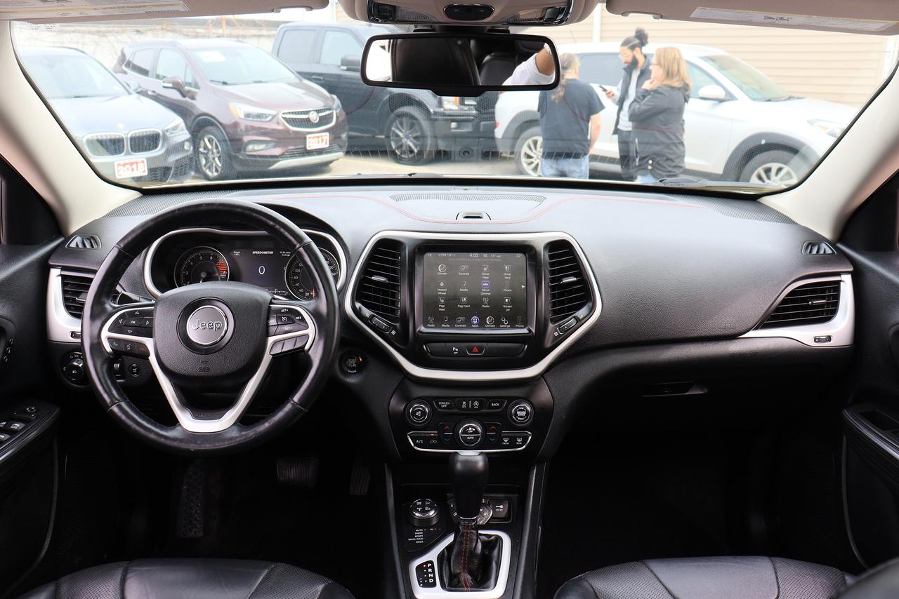 2016 Jeep Cherokee Trailhawk | 4x4 | Leather | Pano Roof | Cam & More Photo