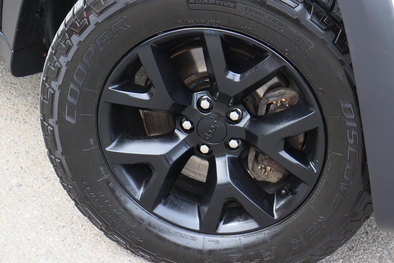 2016 Jeep Cherokee Trailhawk | 4x4 | Leather | Pano Roof | Cam & More Photo