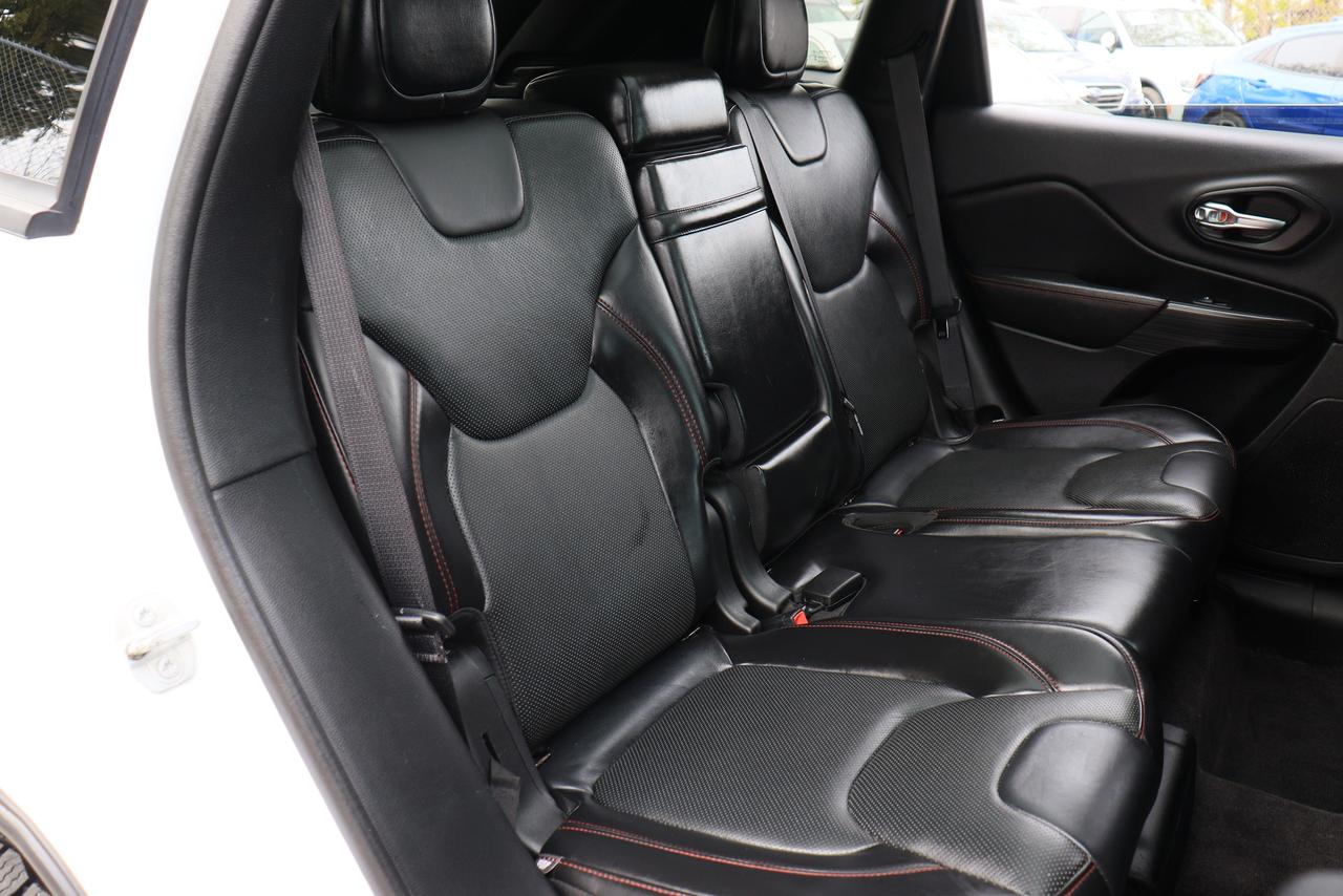 2016 Jeep Cherokee Trailhawk | 4x4 | Leather | Pano Roof | Cam & More Photo