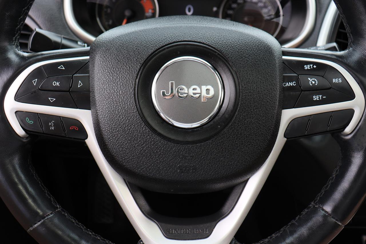 2016 Jeep Cherokee Trailhawk | 4x4 | Leather | Pano Roof | Cam & More Photo