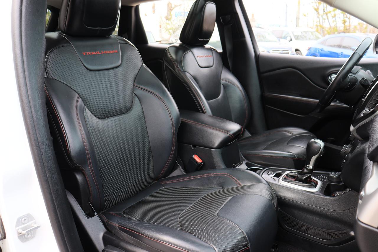 2016 Jeep Cherokee Trailhawk | 4x4 | Leather | Pano Roof | Cam & More Photo