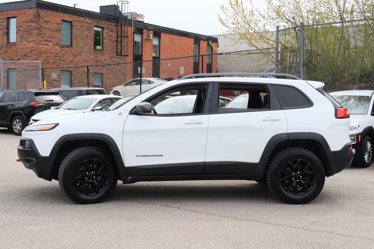 2016 Jeep Cherokee Trailhawk | 4x4 | Leather | Pano Roof | Cam & More Photo