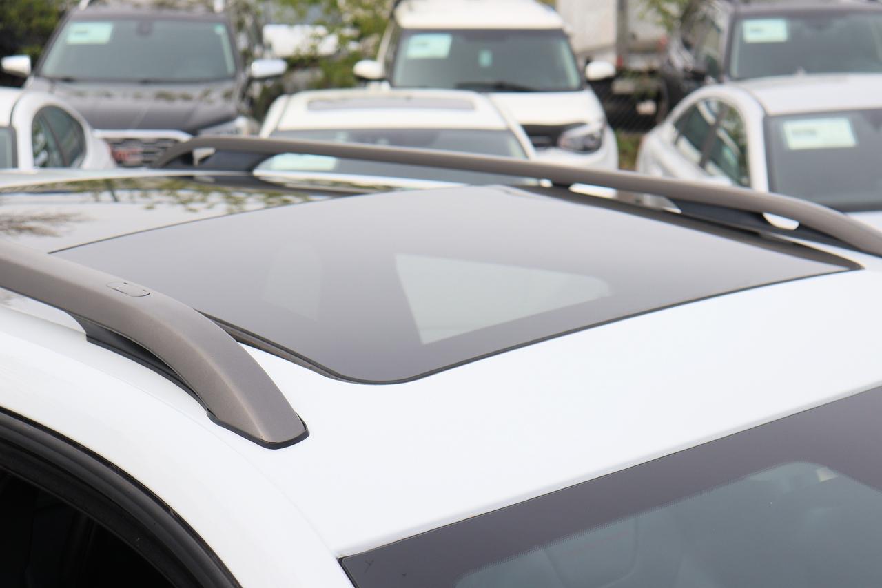2016 Jeep Cherokee Trailhawk | 4x4 | Leather | Pano Roof | Cam & More Photo