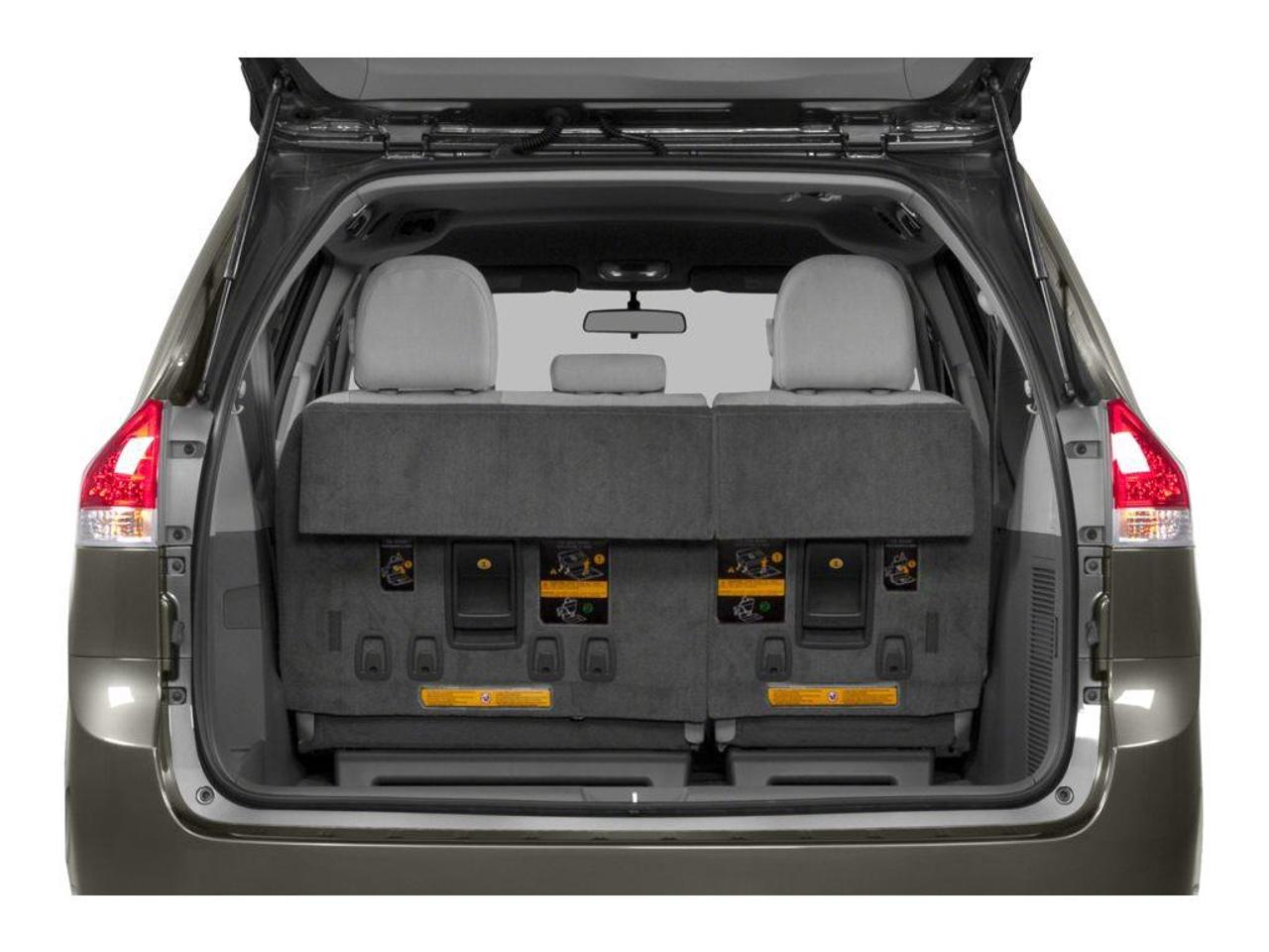 2014 Toyota Sienna SE 8 Passenger Photo