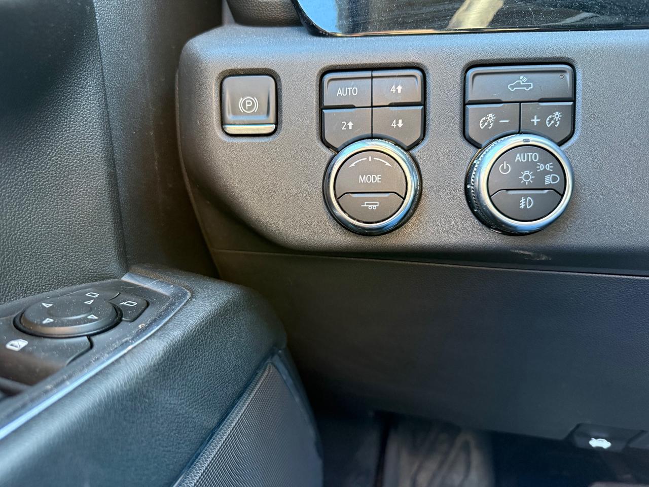 2024 GMC Sierra 1500 Elevation Heated Steering and Seats! AutoStart! Photo