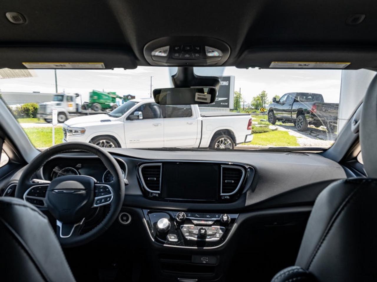 2027 Dodge Grand Caravan SXT Photo