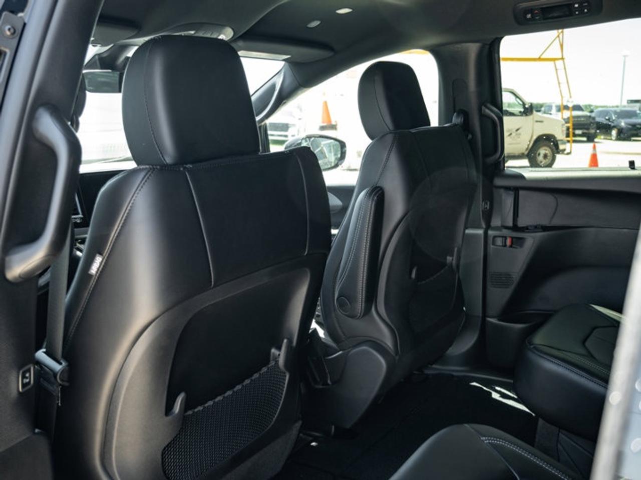 2027 Dodge Grand Caravan SXT Photo