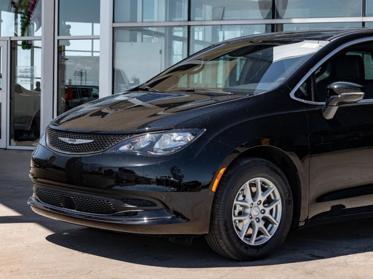 2027 Dodge Grand Caravan SXT Photo