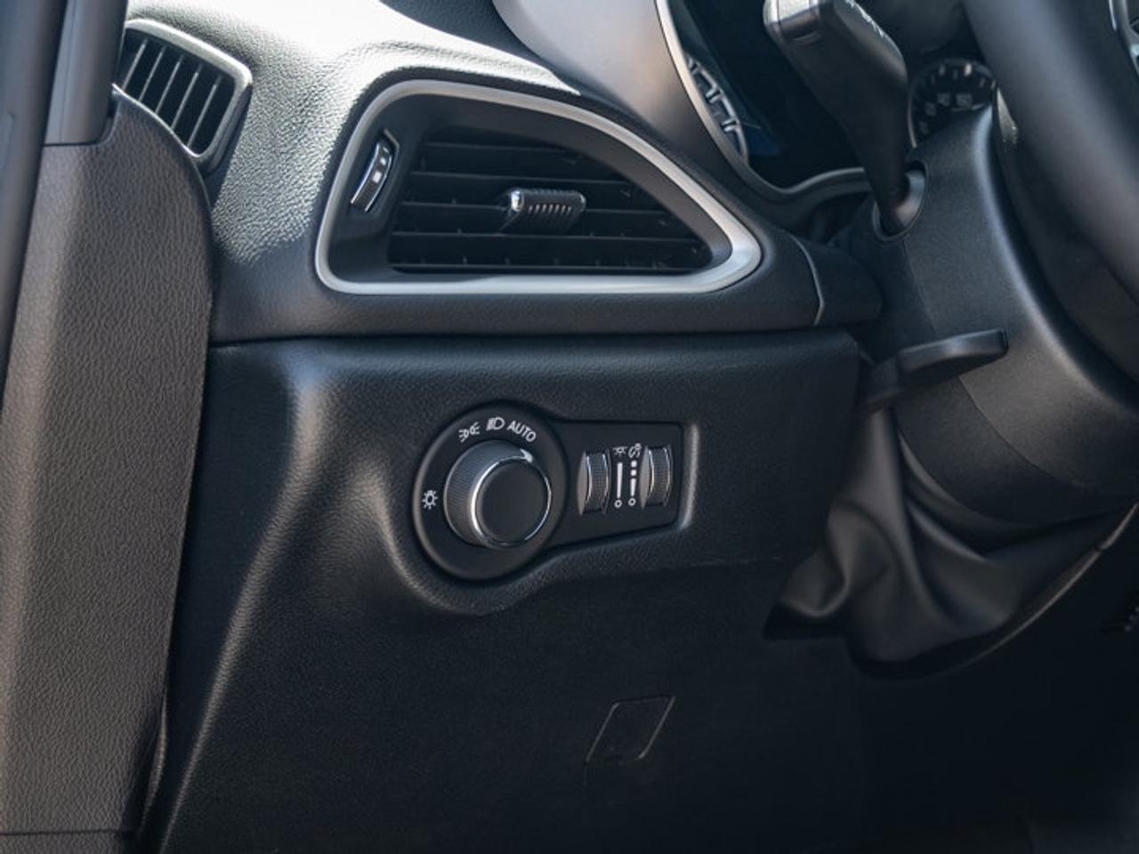 2027 Dodge Grand Caravan SXT Photo