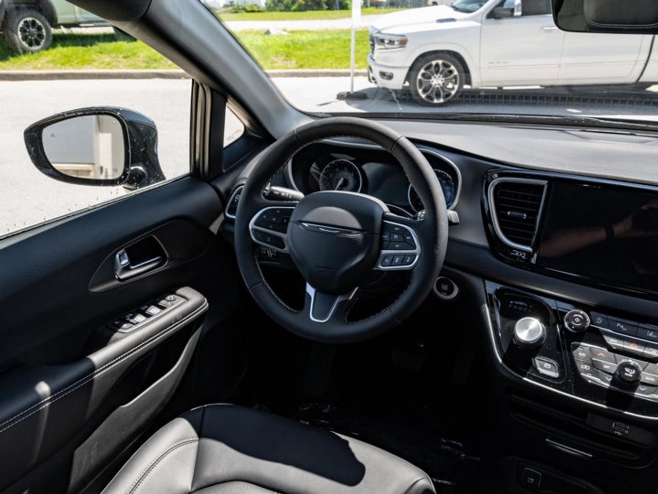 2027 Dodge Grand Caravan SXT Photo