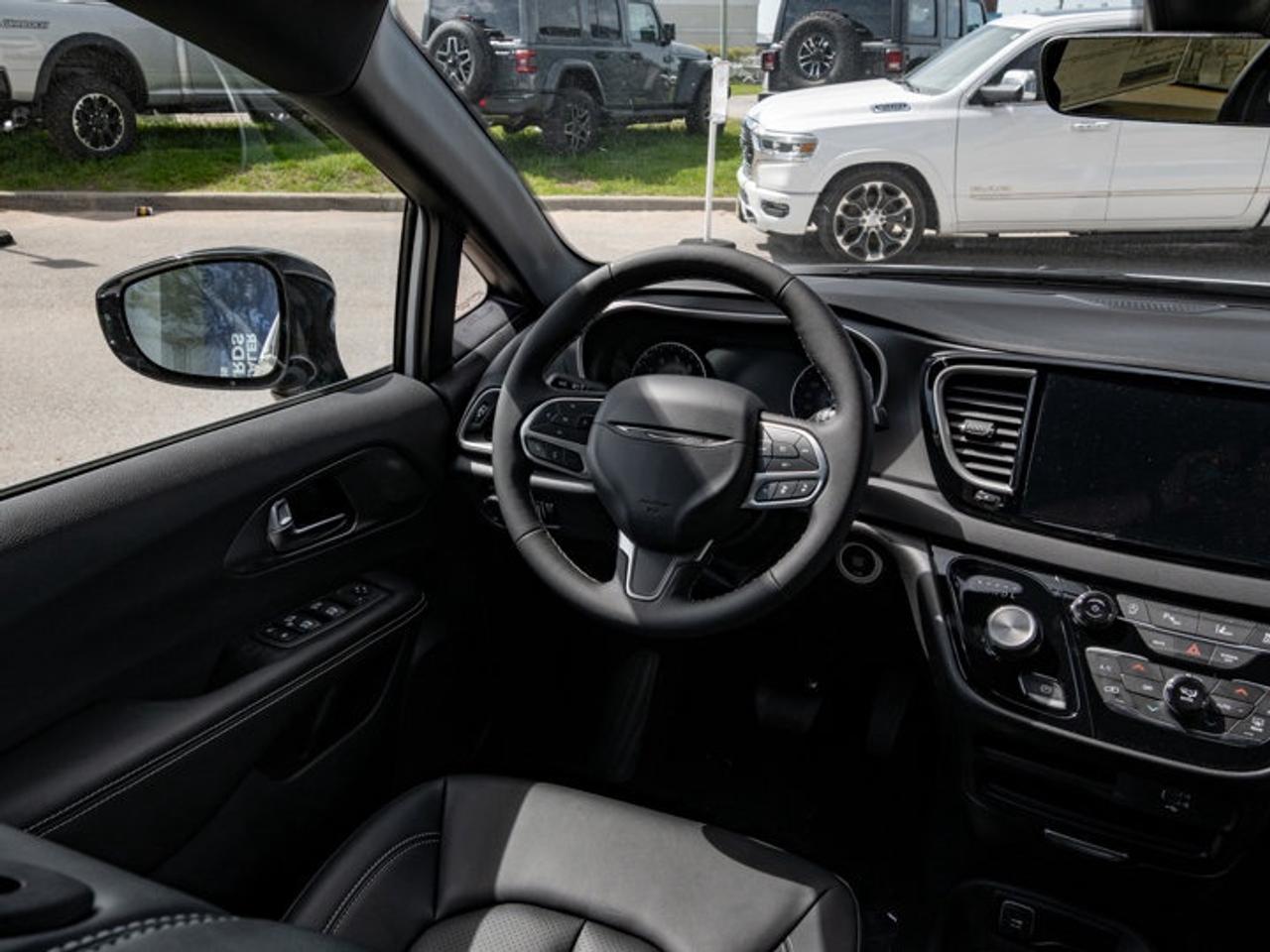 2027 Dodge Grand Caravan SXT Photo