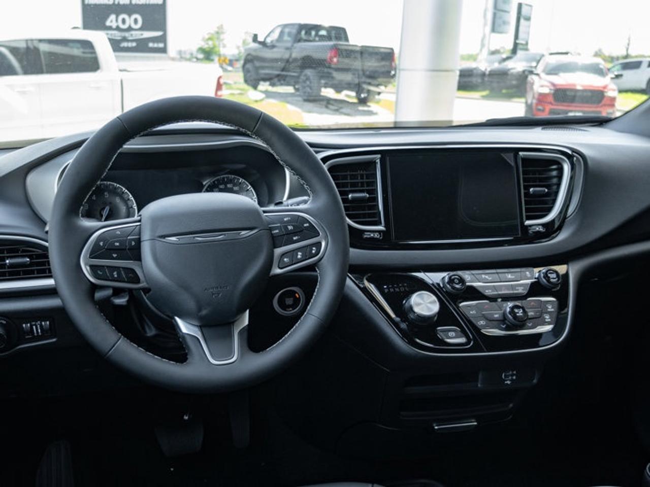 2027 Dodge Grand Caravan SXT Photo2