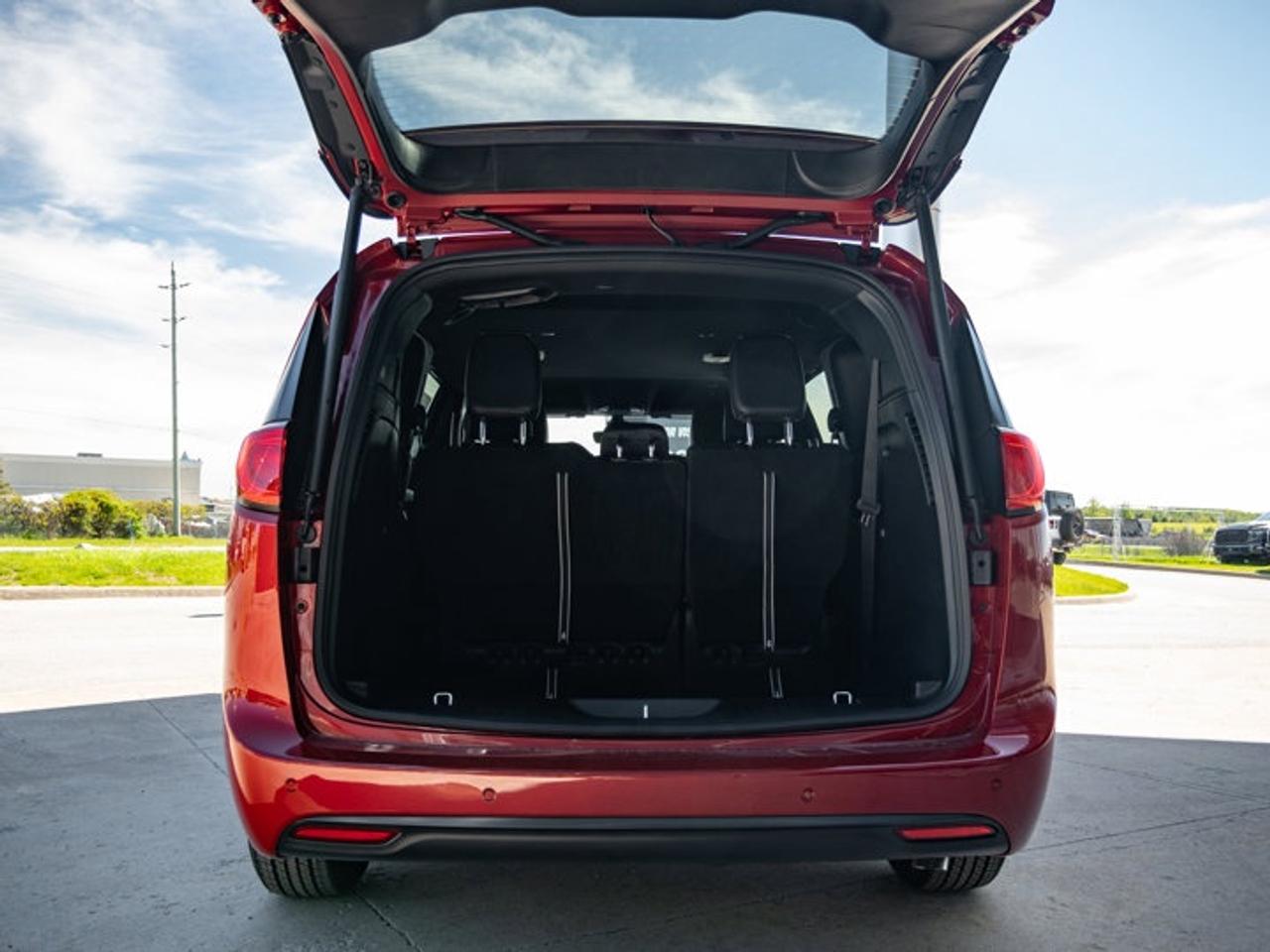 2027 Dodge Grand Caravan SXT Photo