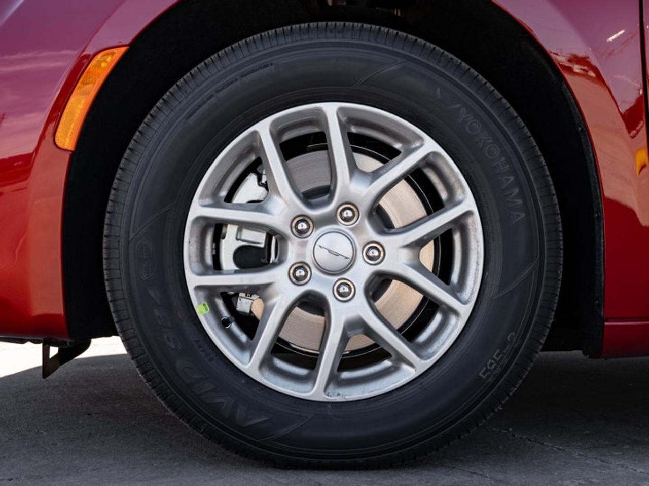 2027 Dodge Grand Caravan SXT Photo