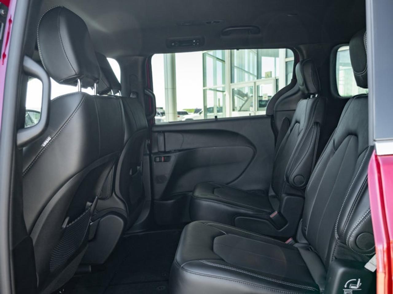 2027 Dodge Grand Caravan SXT Photo