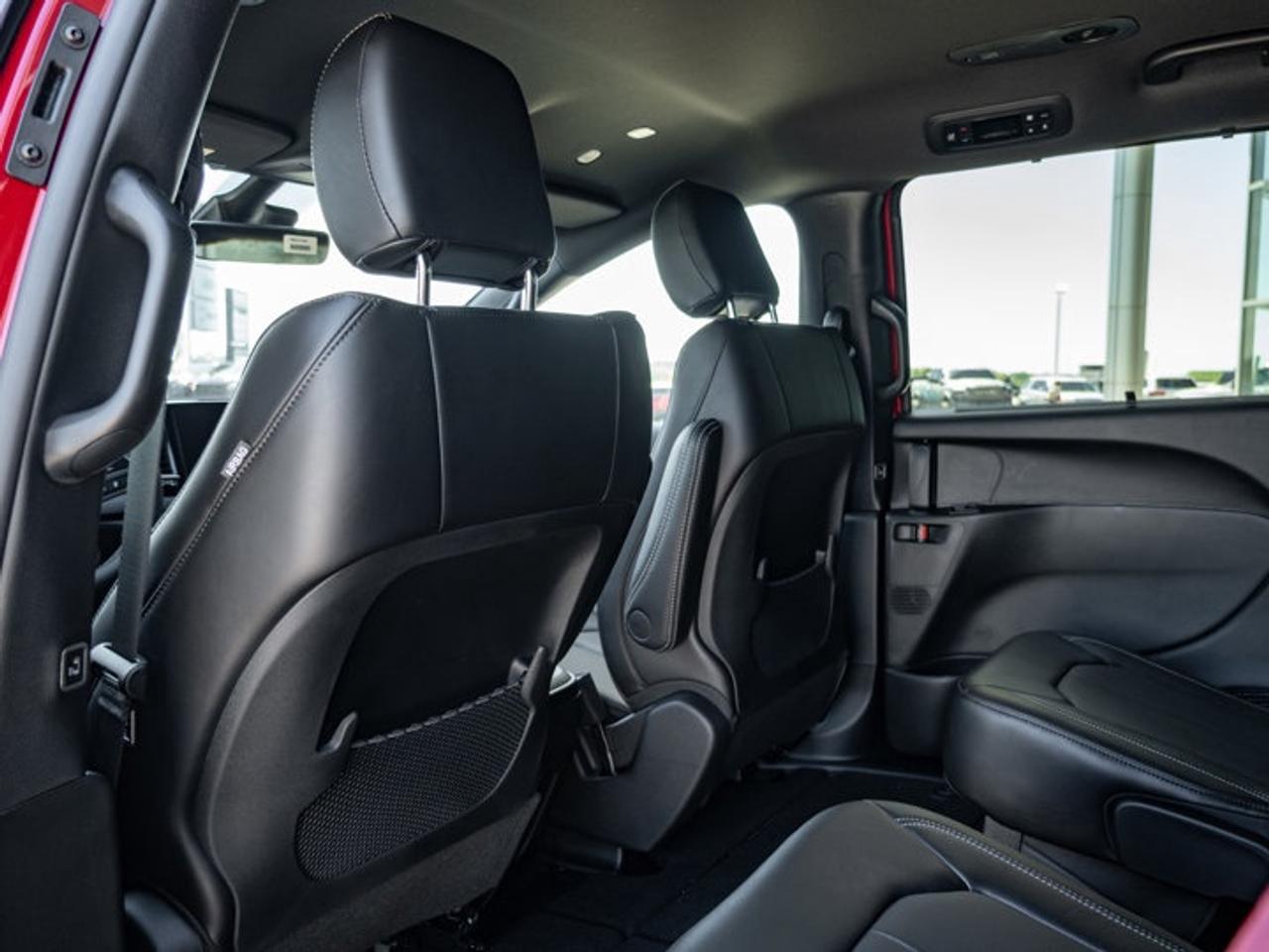 2027 Dodge Grand Caravan SXT Photo