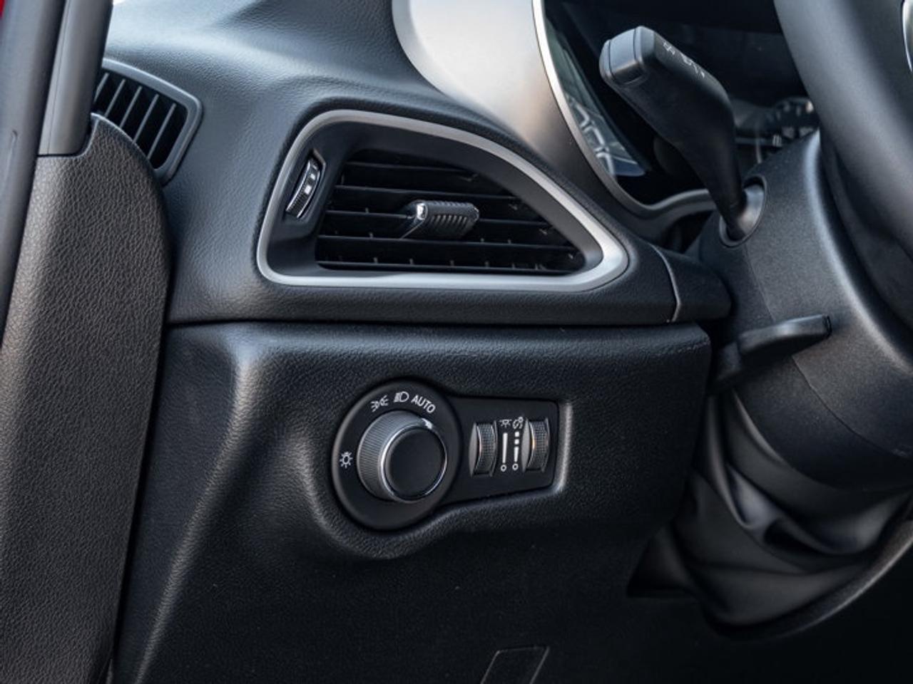 2027 Dodge Grand Caravan SXT Photo