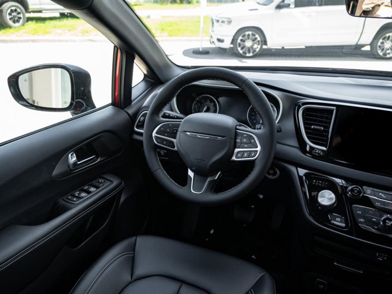 2027 Dodge Grand Caravan SXT Photo