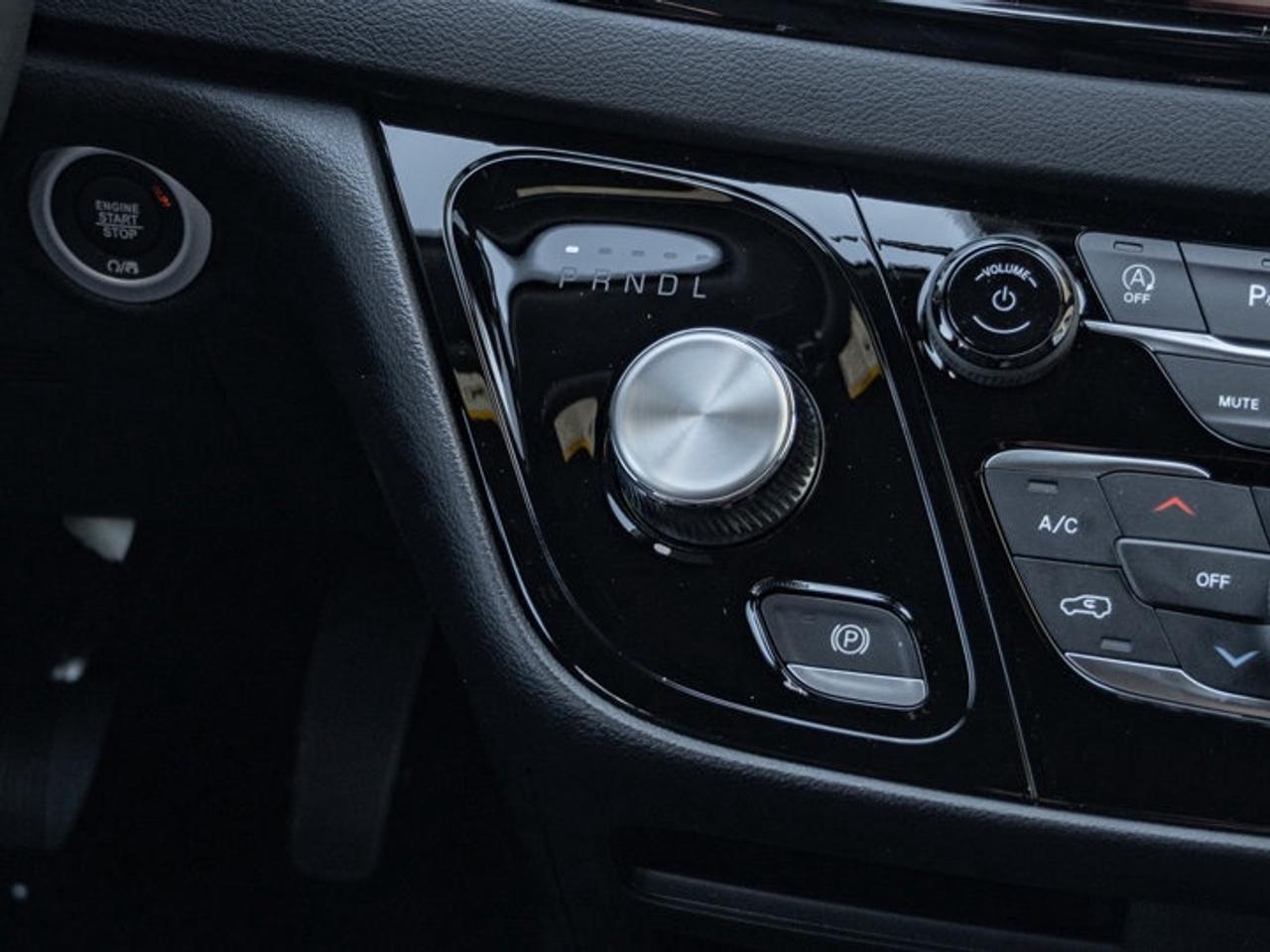 2027 Dodge Grand Caravan SXT Photo