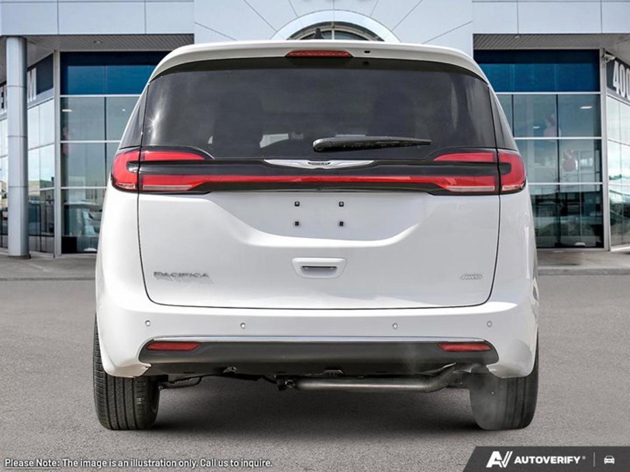 2027 Chrysler Pacifica Select Photo