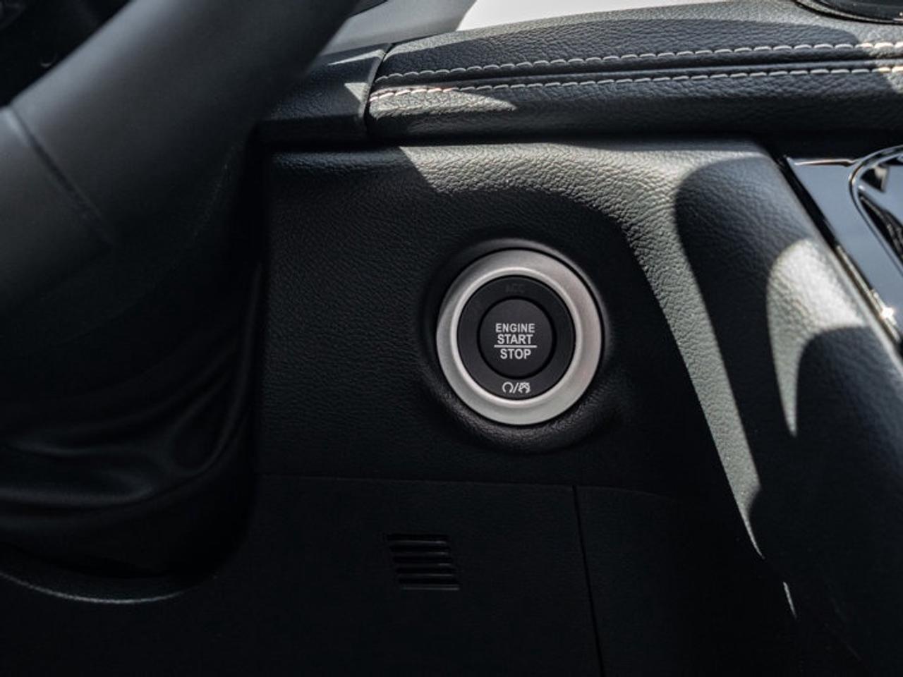 2027 Chrysler Pacifica Select Photo