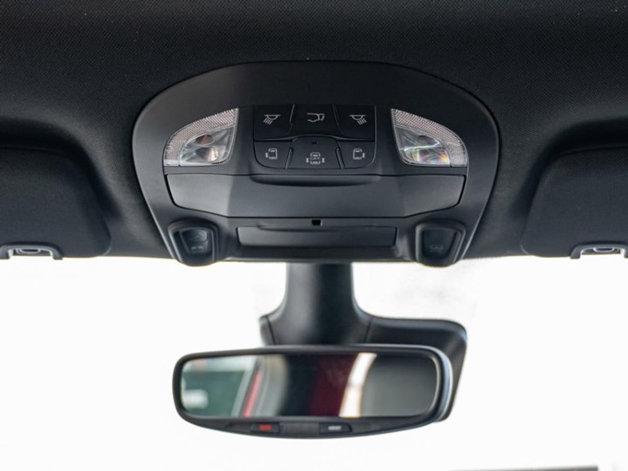 2027 Chrysler Pacifica Select Photo