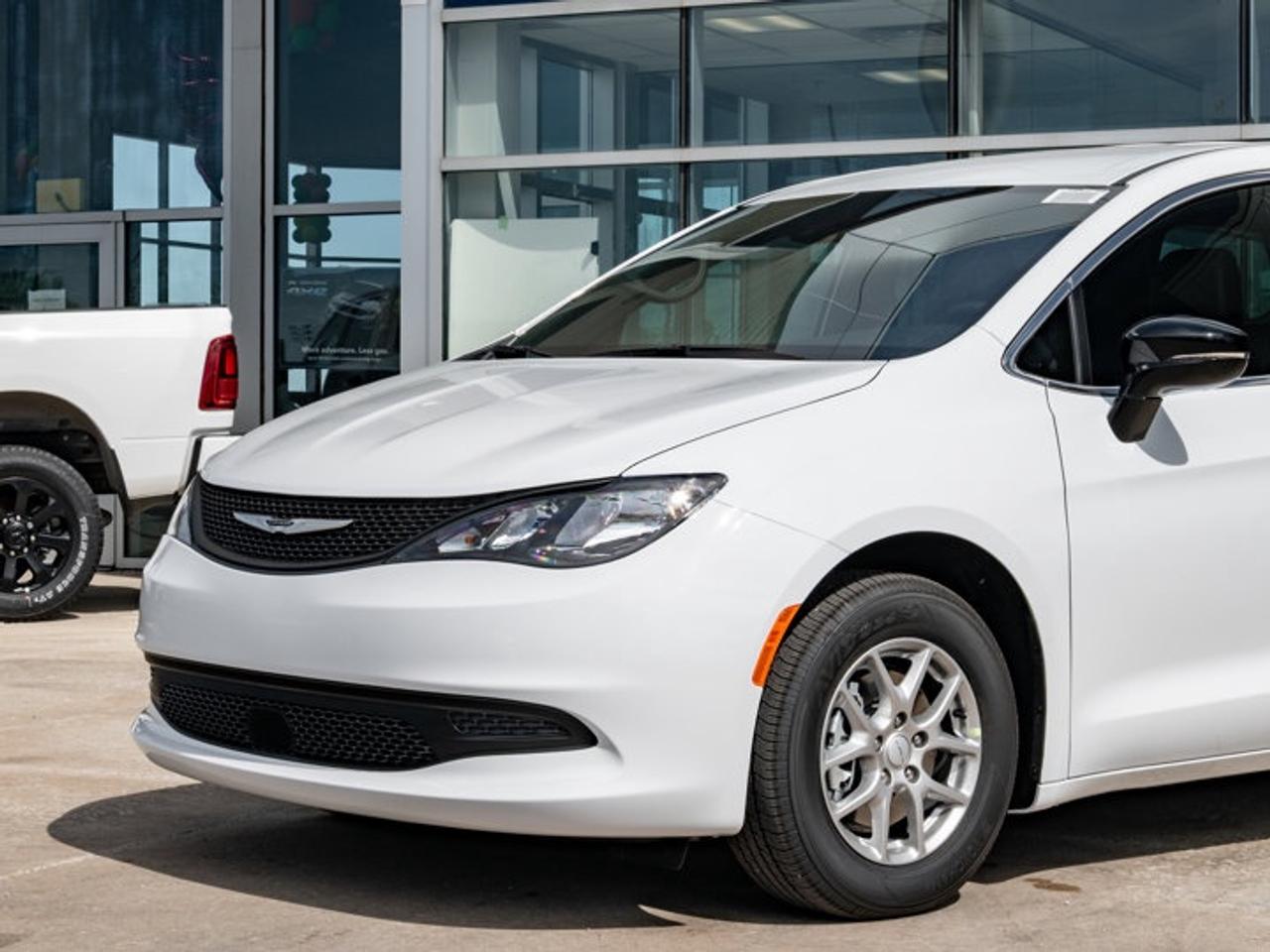 2027 Dodge Grand Caravan SXT Photo