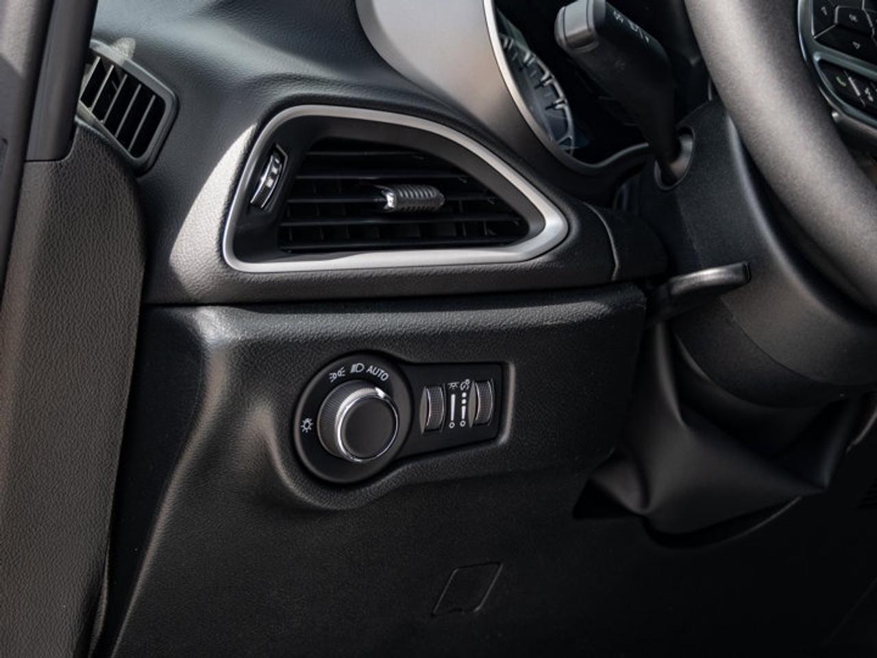 2027 Dodge Grand Caravan SXT Photo