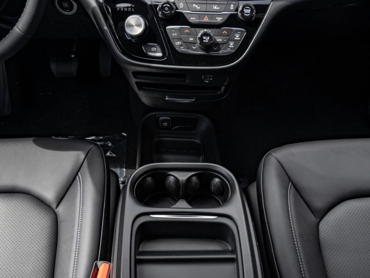 2027 Dodge Grand Caravan SXT Photo