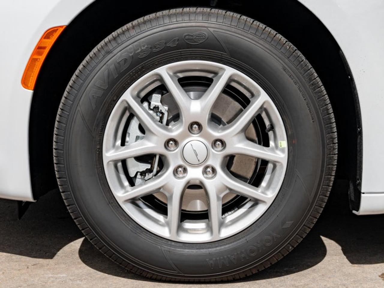 2027 Dodge Grand Caravan SXT Photo