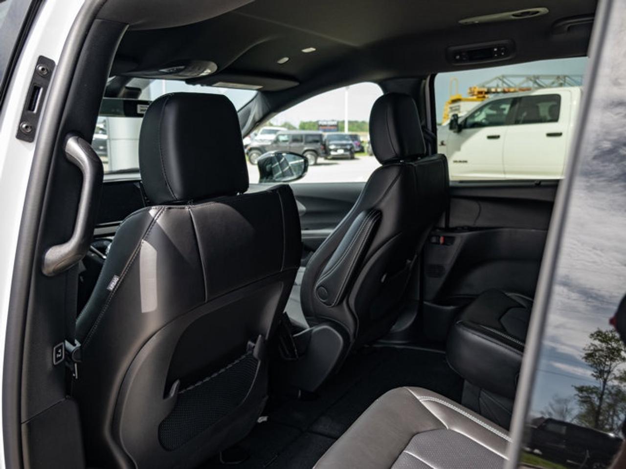 2027 Dodge Grand Caravan SXT Photo