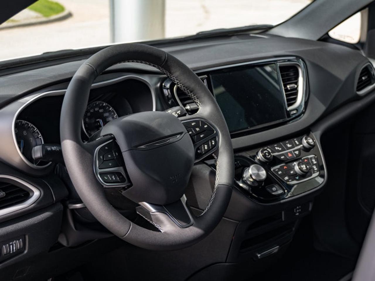 2027 Dodge Grand Caravan SXT Photo