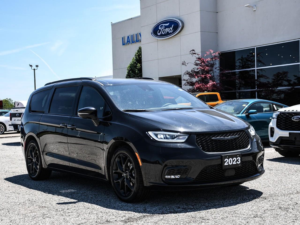 2023 Chrysler Pacifica Limited NAV | DVD | SUNROOF | HTD & COOLED SEATS Photo0