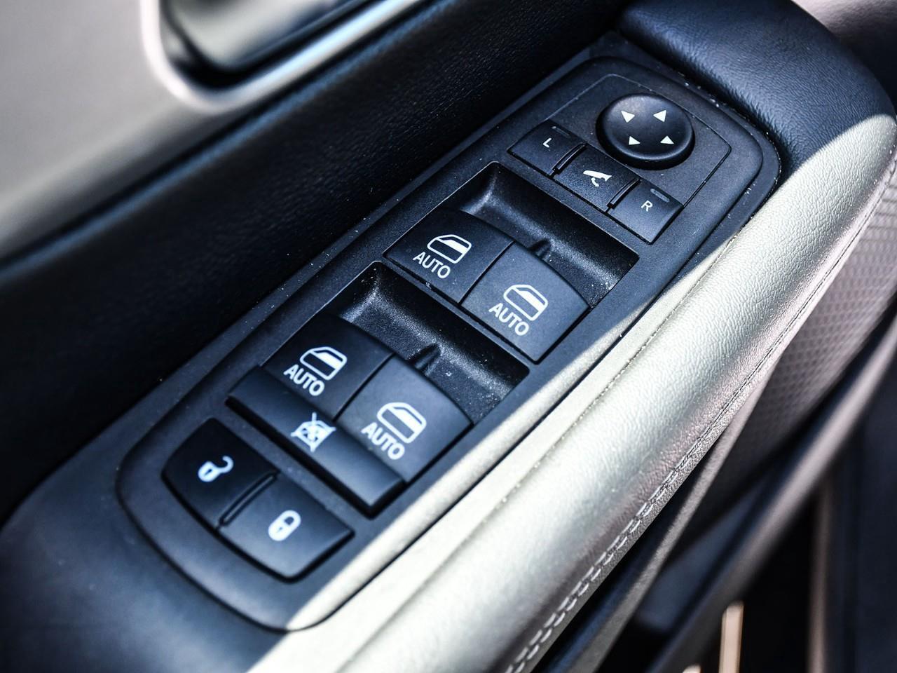2023 Chrysler Pacifica Limited NAV | DVD | SUNROOF | HTD & COOLED SEATS Photo