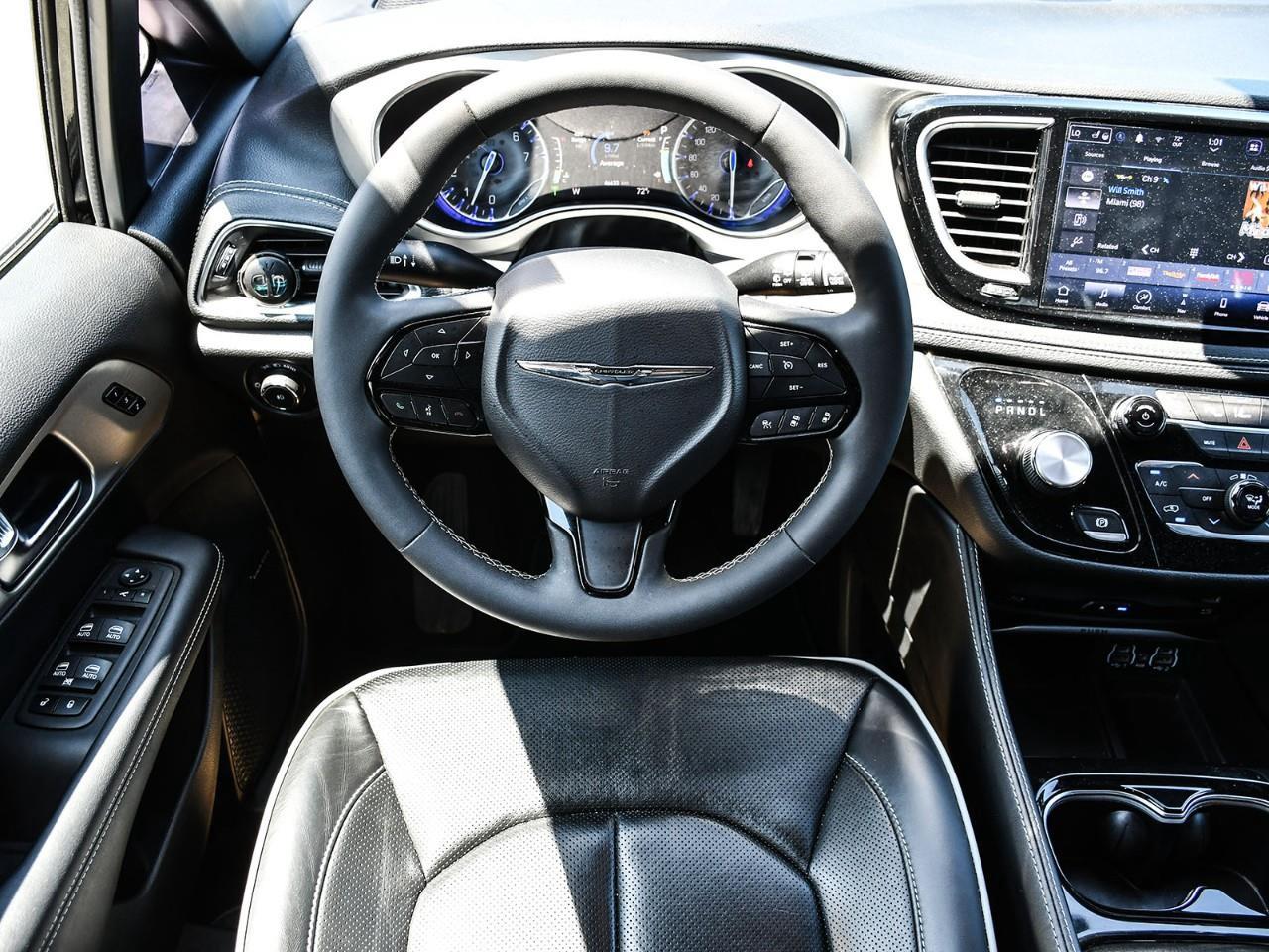 2023 Chrysler Pacifica Limited NAV | DVD | SUNROOF | HTD & COOLED SEATS Photo