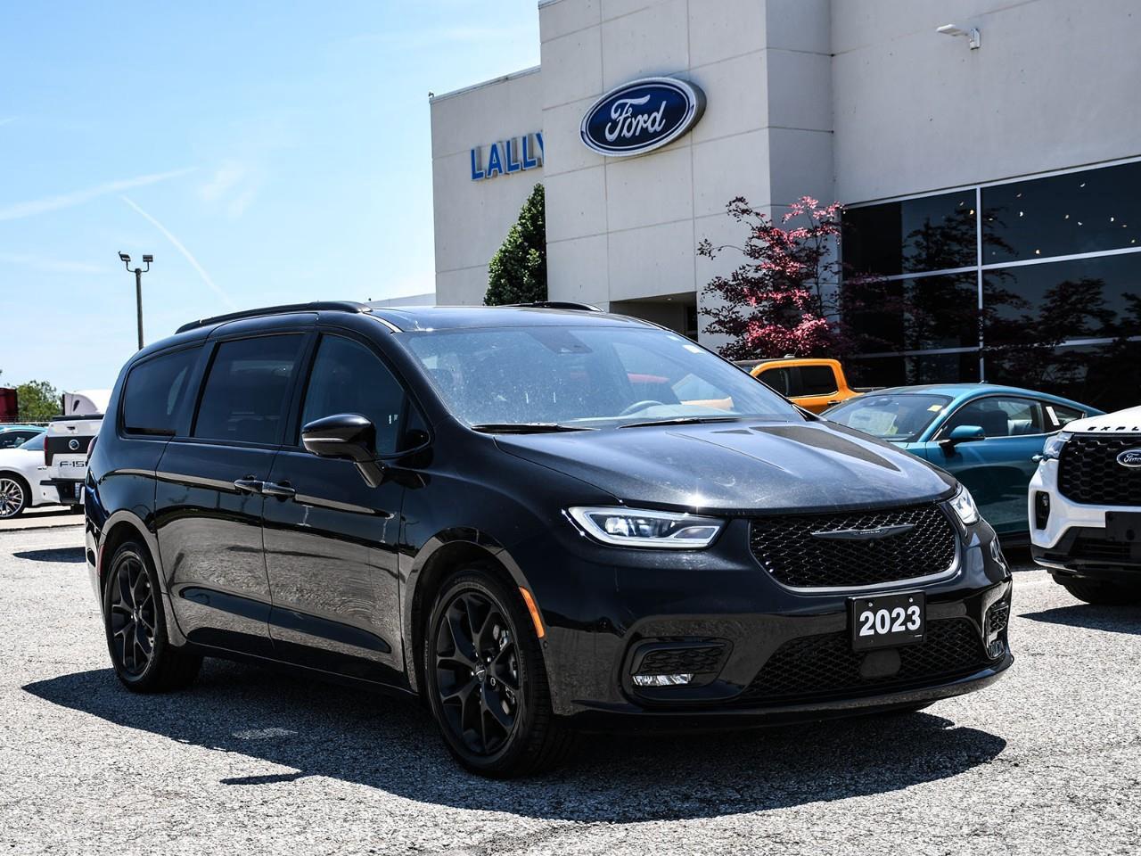 2023 Chrysler Pacifica Limited NAV | DVD | SUNROOF | HTD & COOLED SEATS Photo