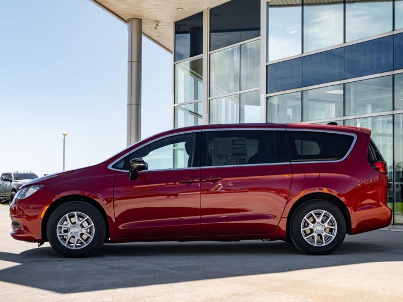 2027 Dodge Grand Caravan SXT Photo