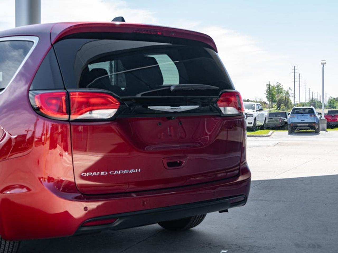 2027 Dodge Grand Caravan SXT Photo