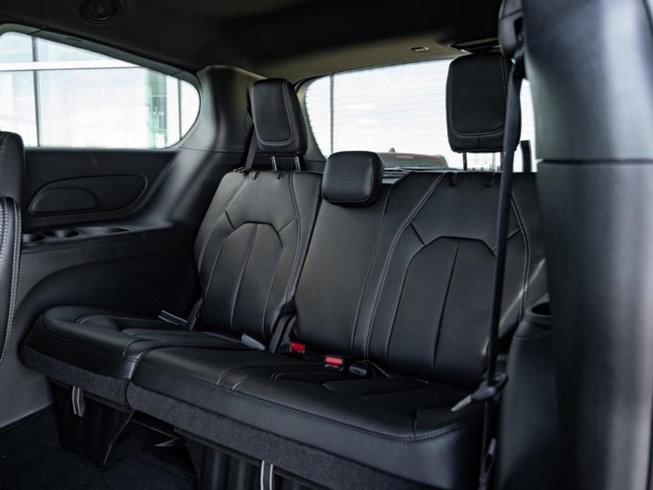 2027 Dodge Grand Caravan SXT Photo