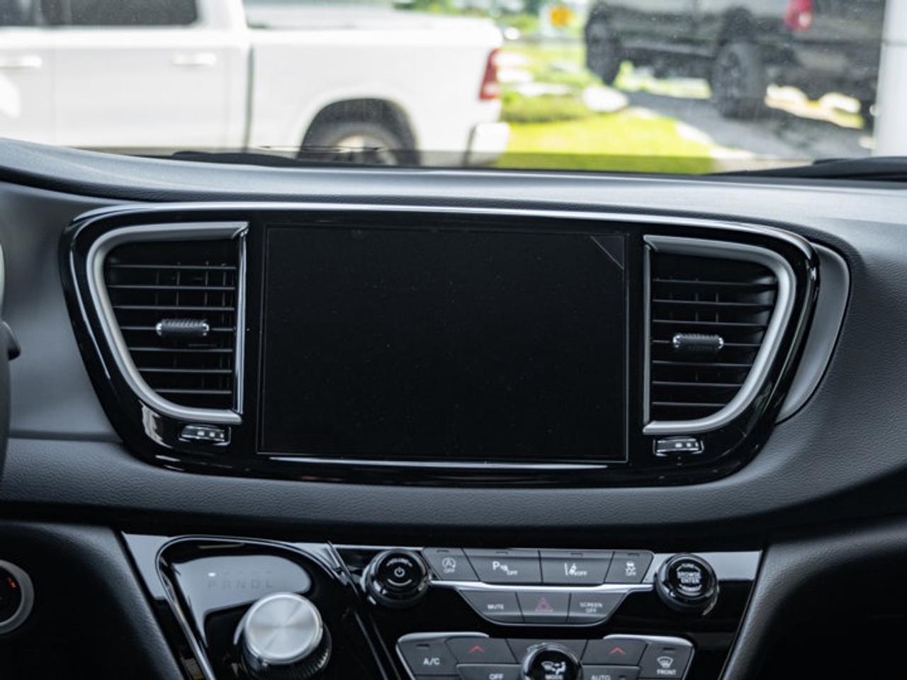 2027 Dodge Grand Caravan SXT Photo