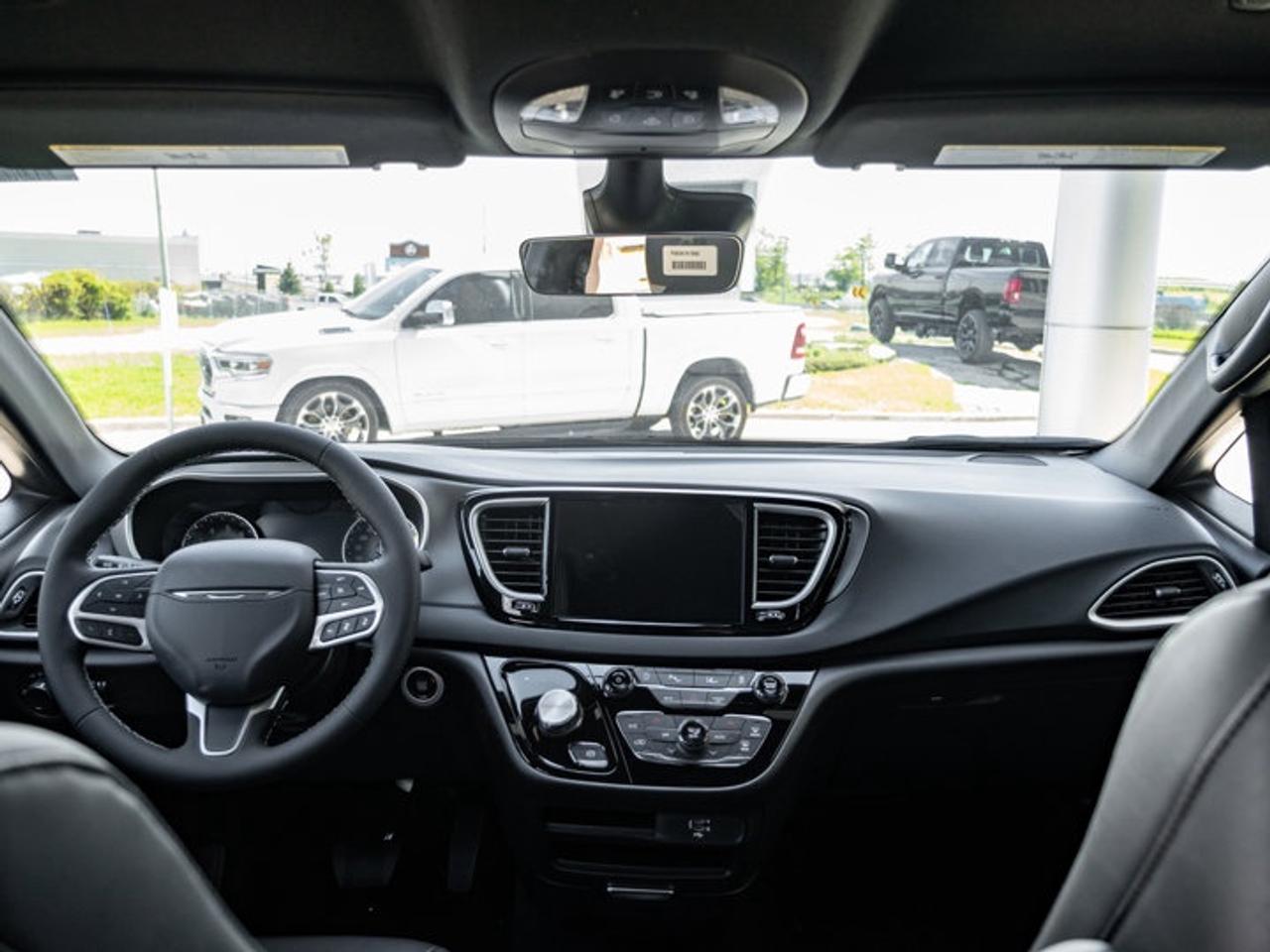 2027 Dodge Grand Caravan SXT Photo