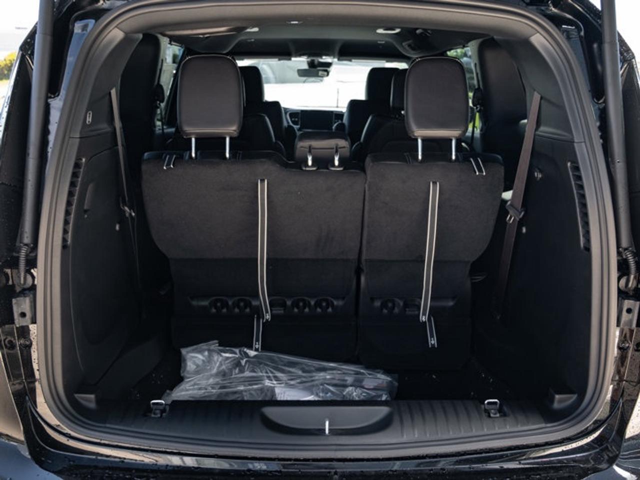 2027 Dodge Grand Caravan SXT Photo