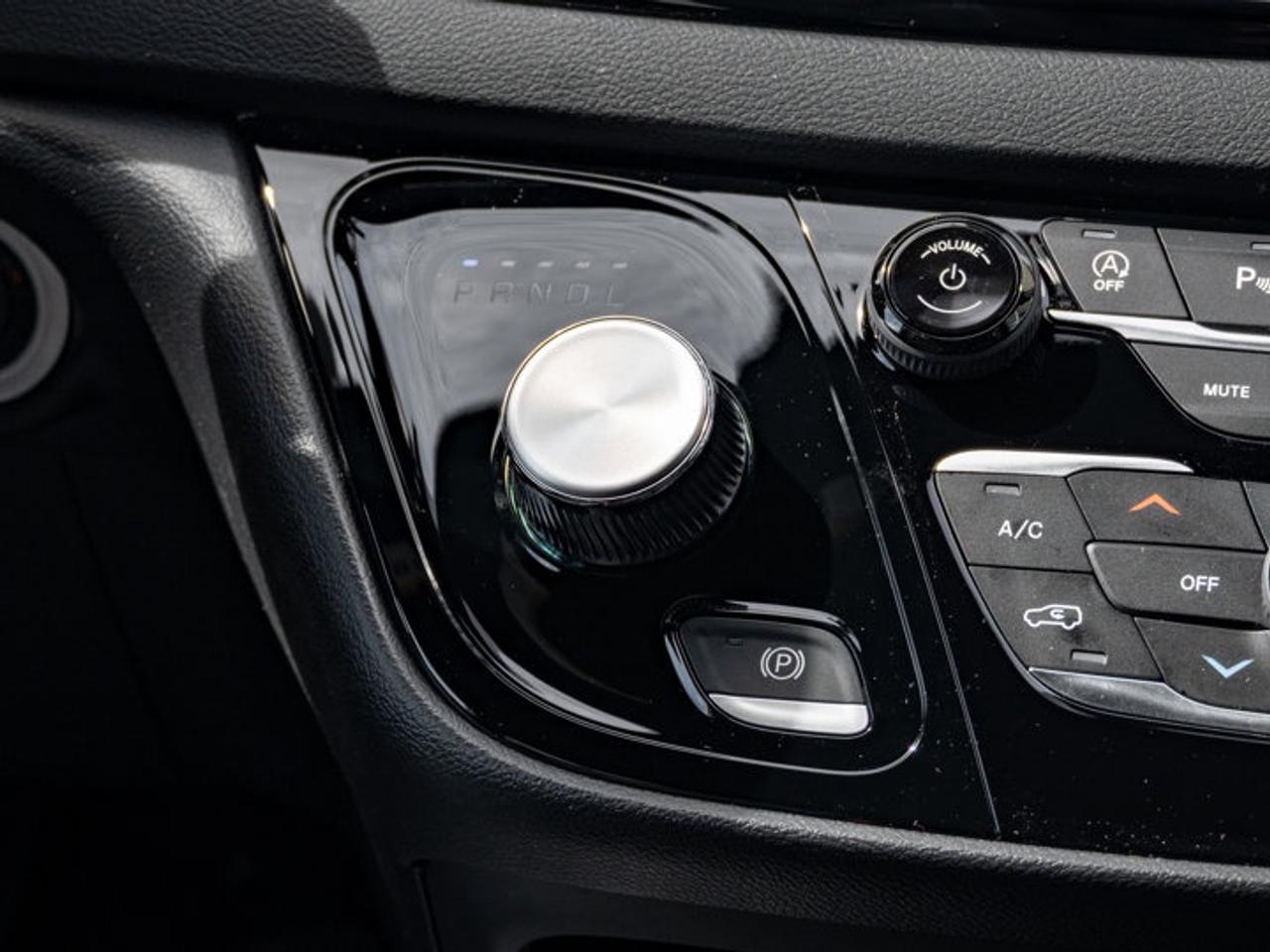 2027 Dodge Grand Caravan SXT Photo