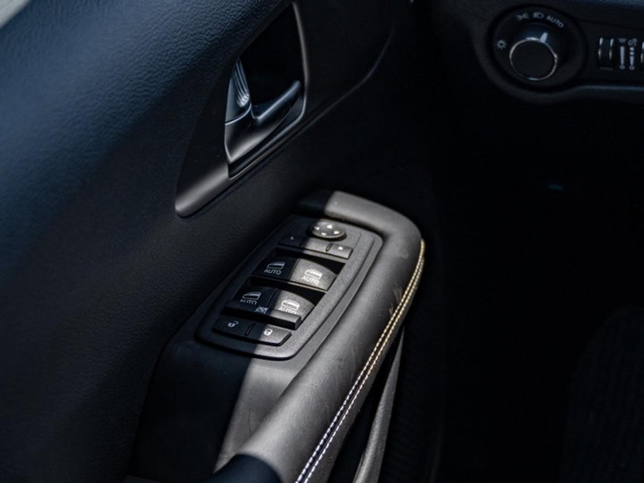 2027 Dodge Grand Caravan SXT Photo