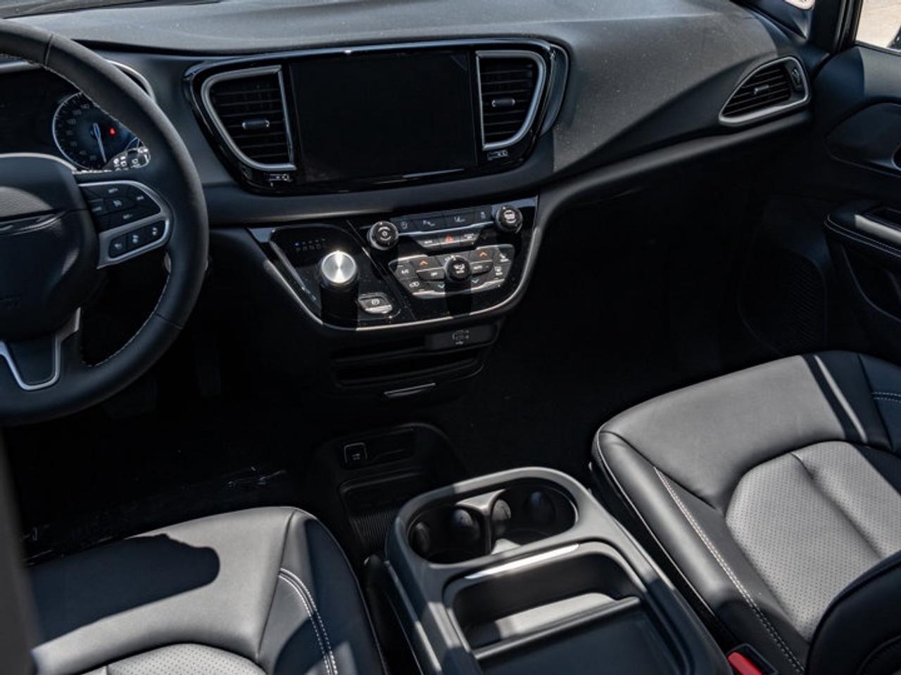 2027 Dodge Grand Caravan SXT Photo