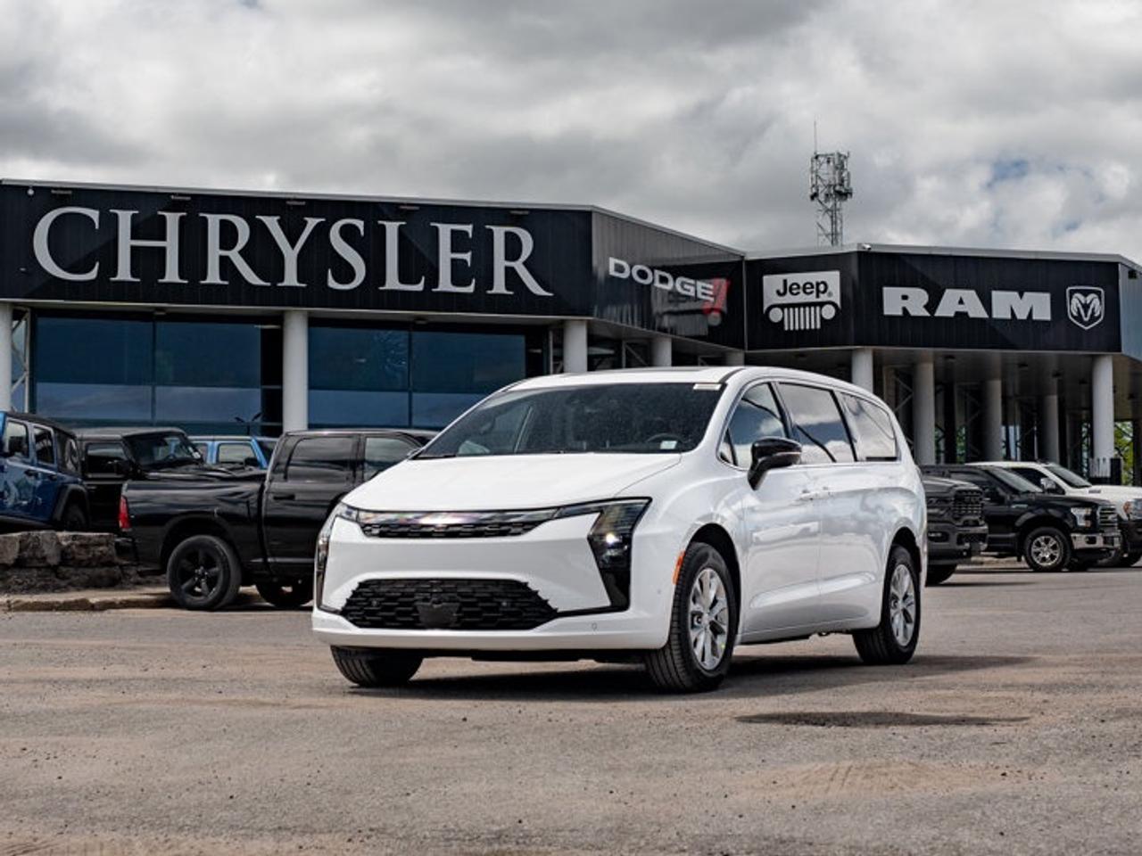 2027 Chrysler Pacifica Select Photo