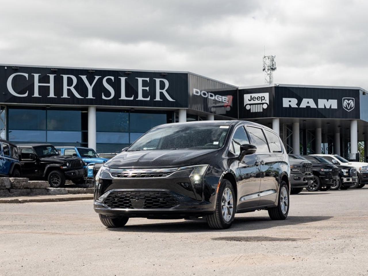 2027 Chrysler Pacifica Select Photo
