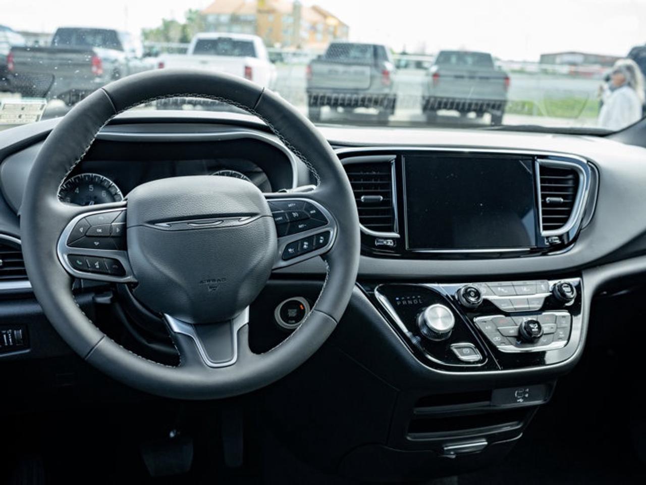2027 Dodge Grand Caravan SXT Photo2