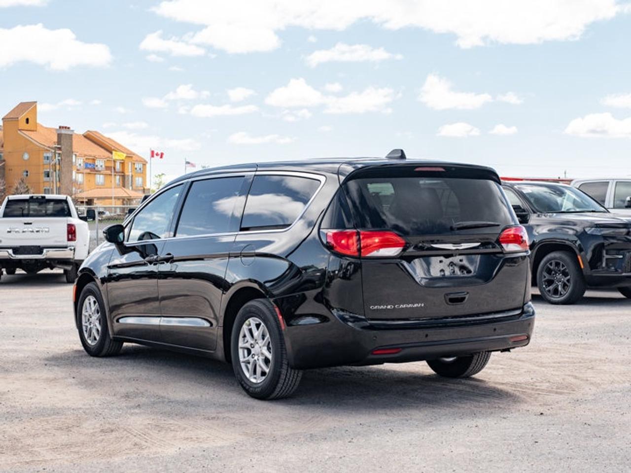 2027 Dodge Grand Caravan SXT Photo